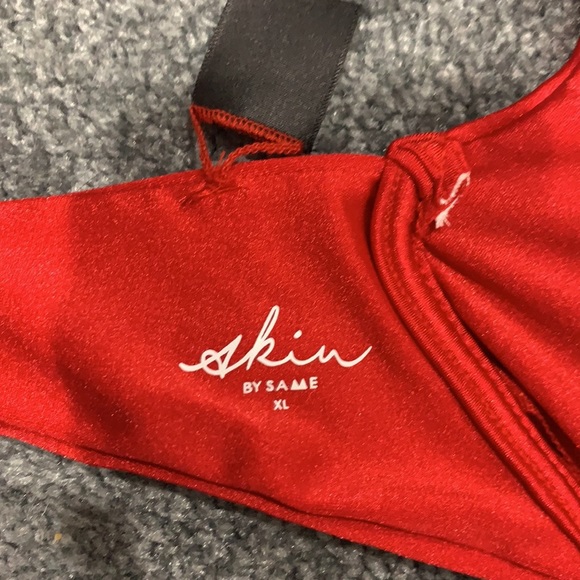 SAME V Underwire Bra - Picture 4 of 4